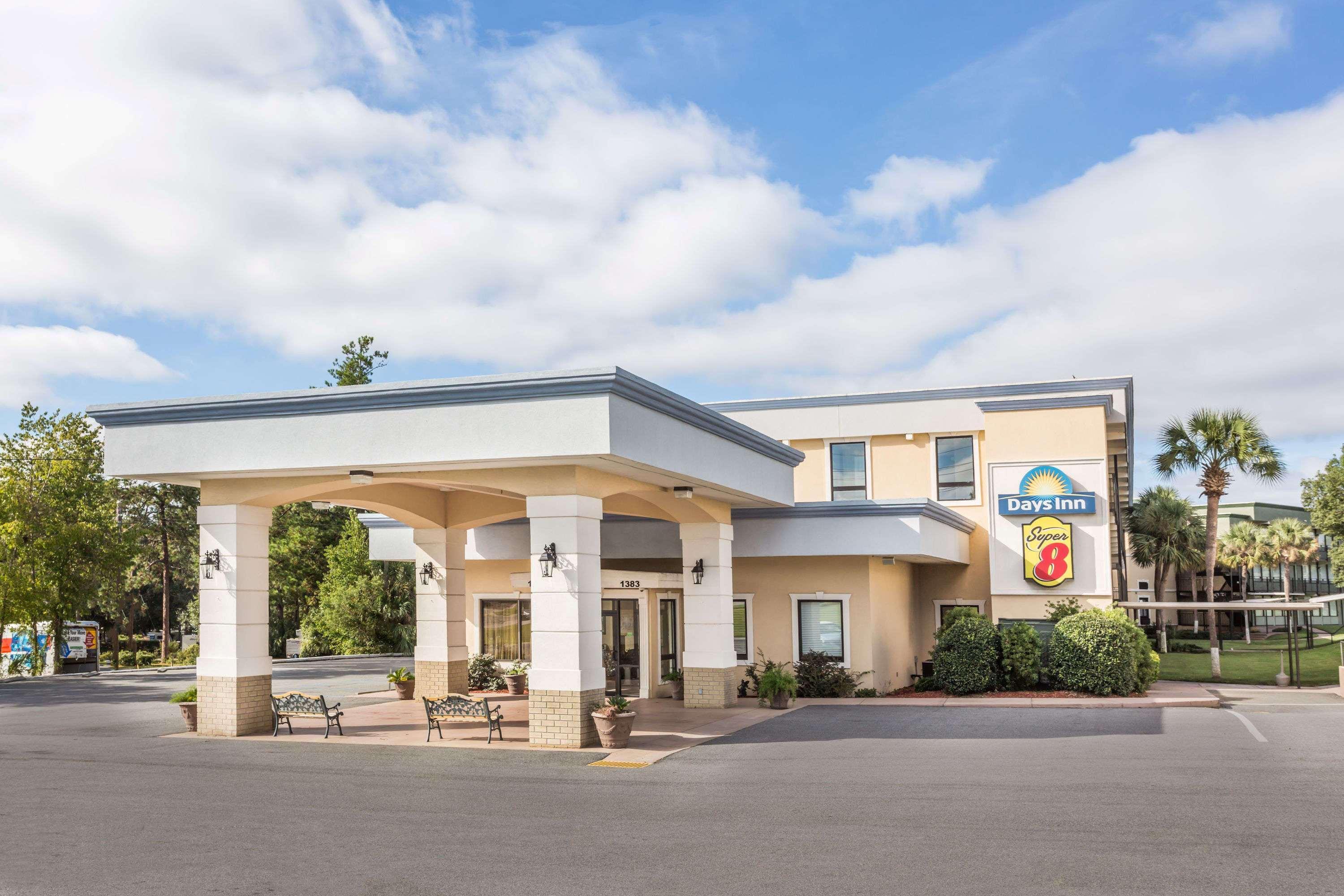 Super 8 By Wyndham Valdosta Mall Eksteriør billede